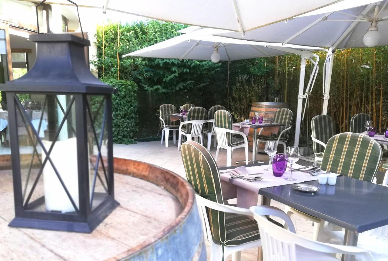 Logis Hotel Restaurant L'Oree Des Bois La Breille-les-Pins Exterior photo